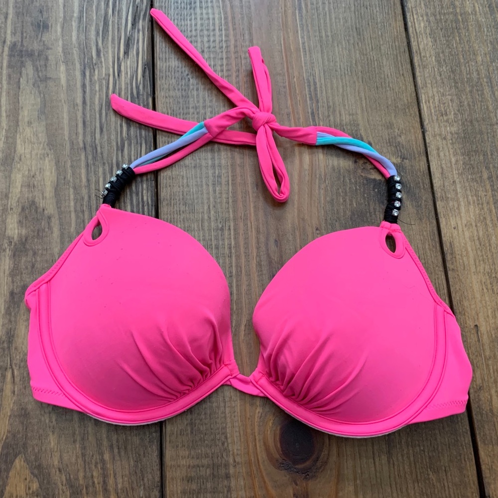 SOLD - Women’s VS Bathing-suite Bikini Top